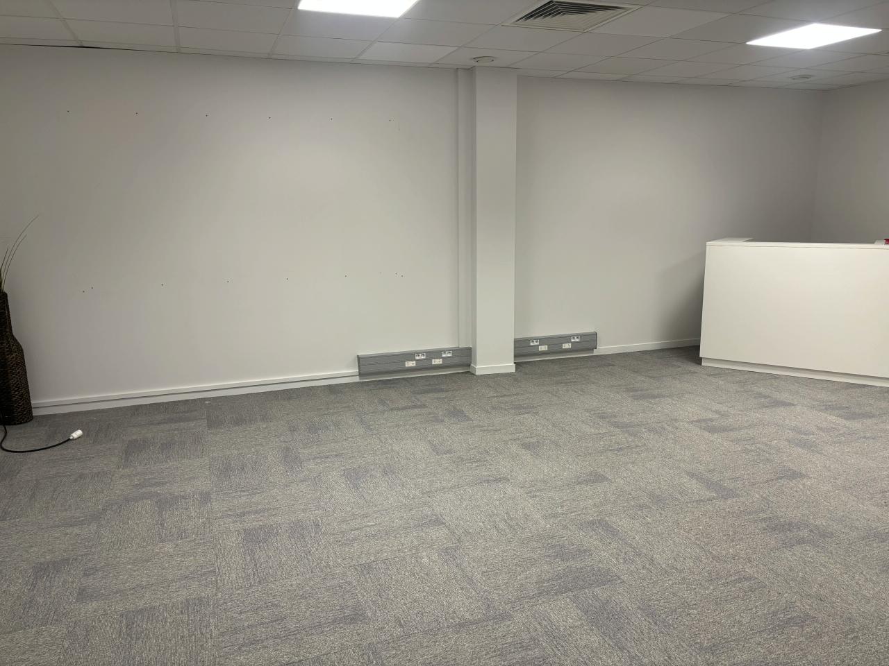 Bureau Tours 602m² Location bureau Tours Indre-et-Loire OLBUR2426096 5